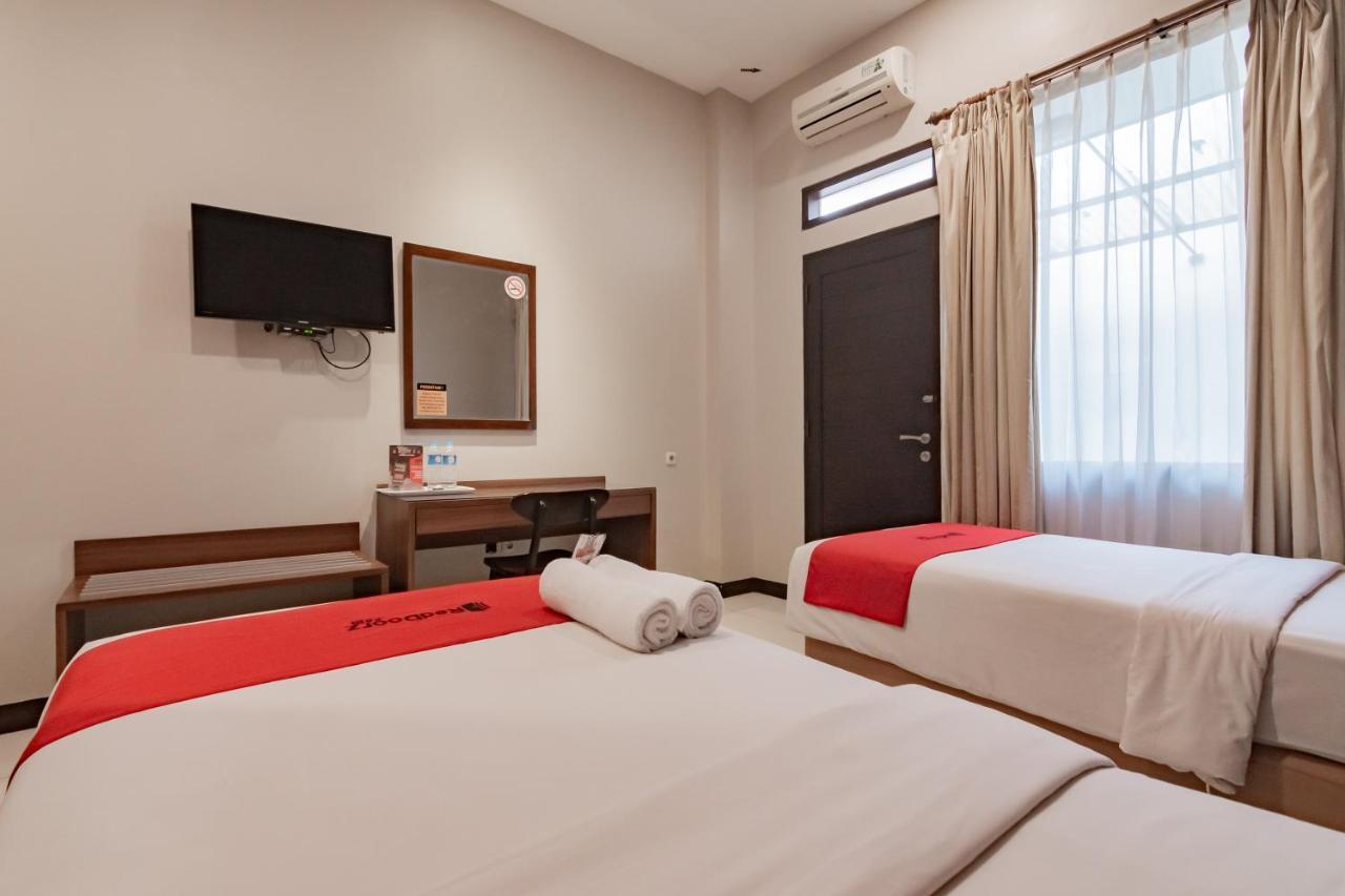 Reddoorz Near Simpang Dago 2 Hotell Bandung Eksteriør bilde