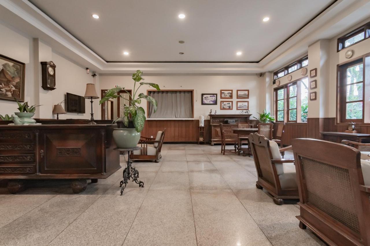 Reddoorz Near Simpang Dago 2 Hotell Bandung Eksteriør bilde