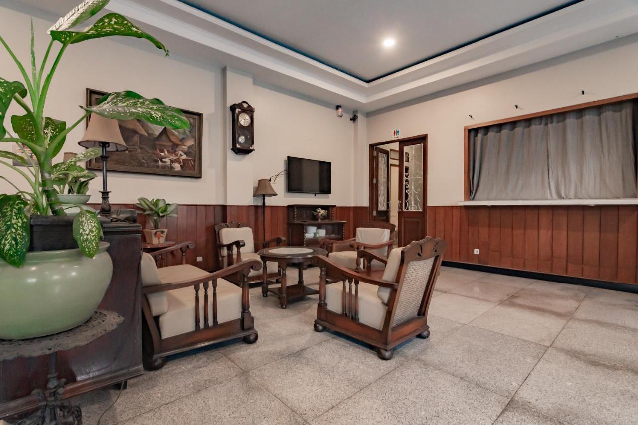 Reddoorz Near Simpang Dago 2 Hotell Bandung Eksteriør bilde