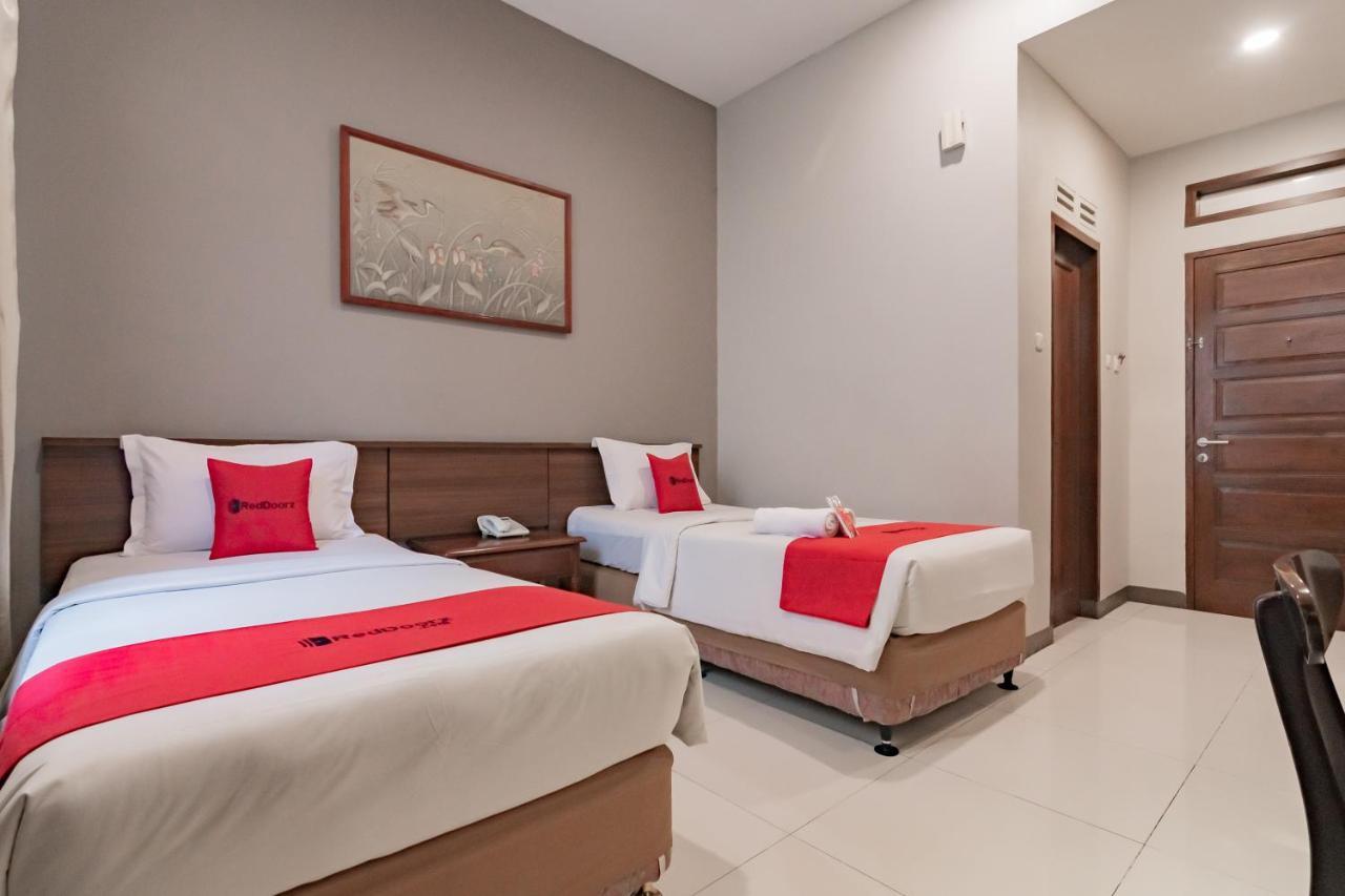 Reddoorz Near Simpang Dago 2 Hotell Bandung Eksteriør bilde