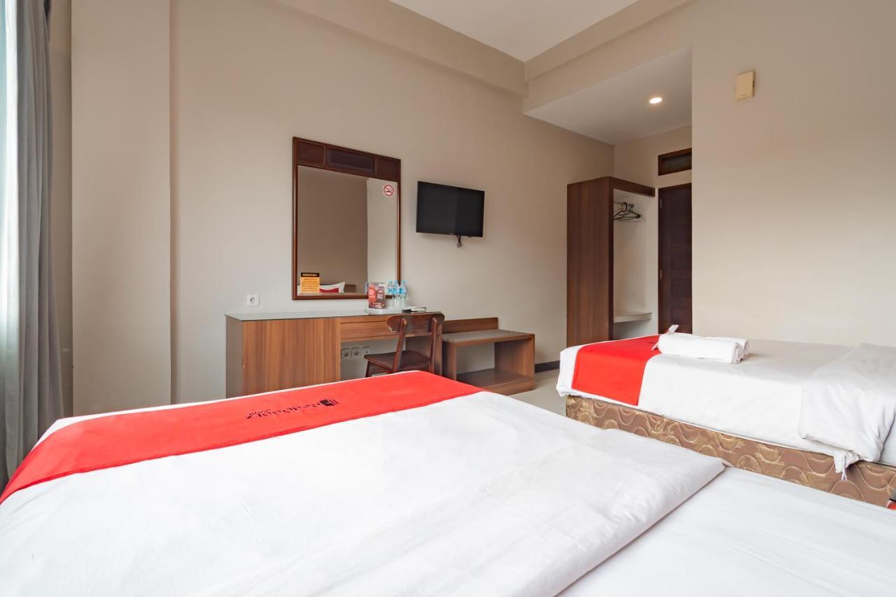 Reddoorz Near Simpang Dago 2 Hotell Bandung Eksteriør bilde