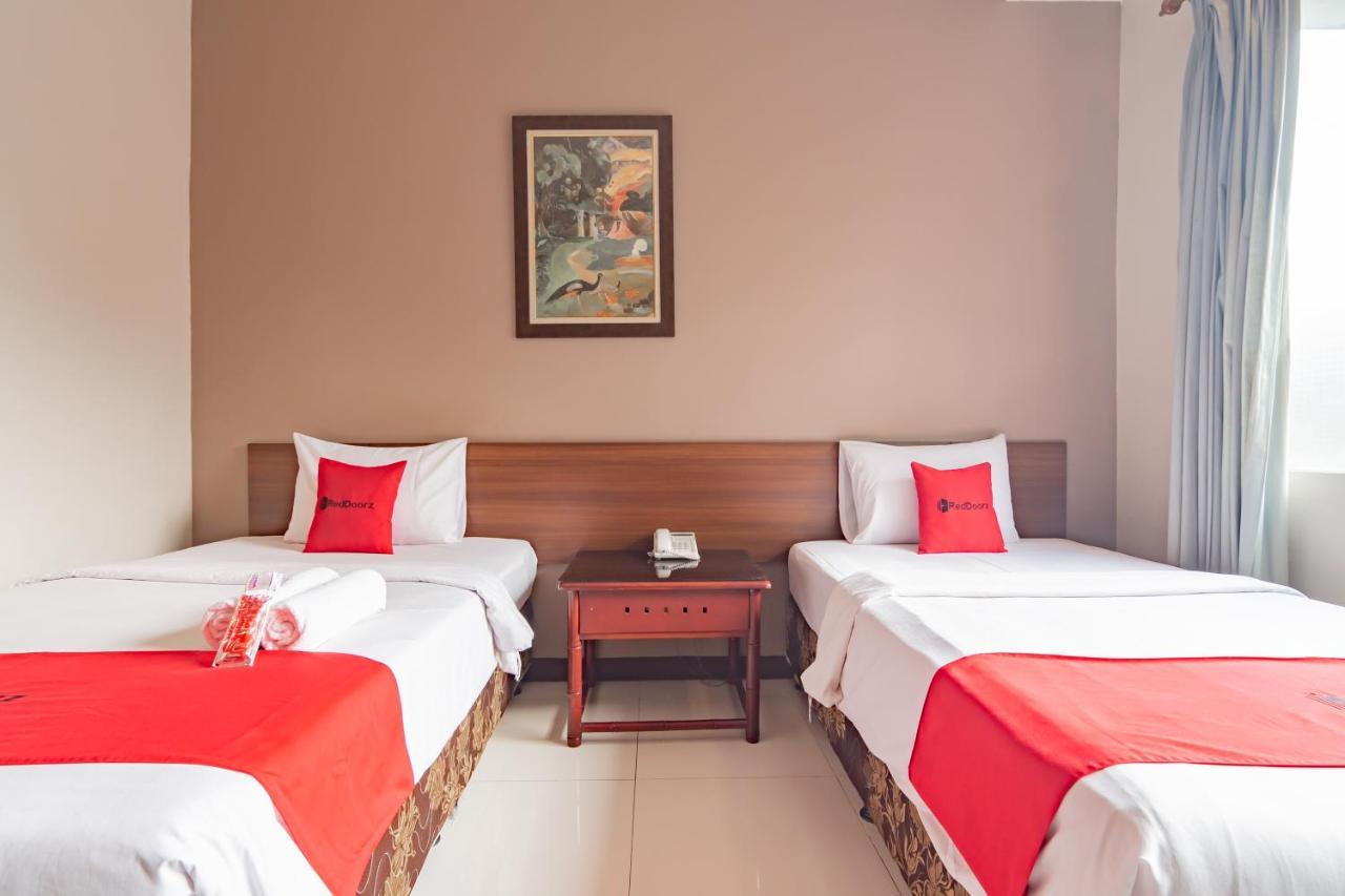 Reddoorz Near Simpang Dago 2 Hotell Bandung Eksteriør bilde