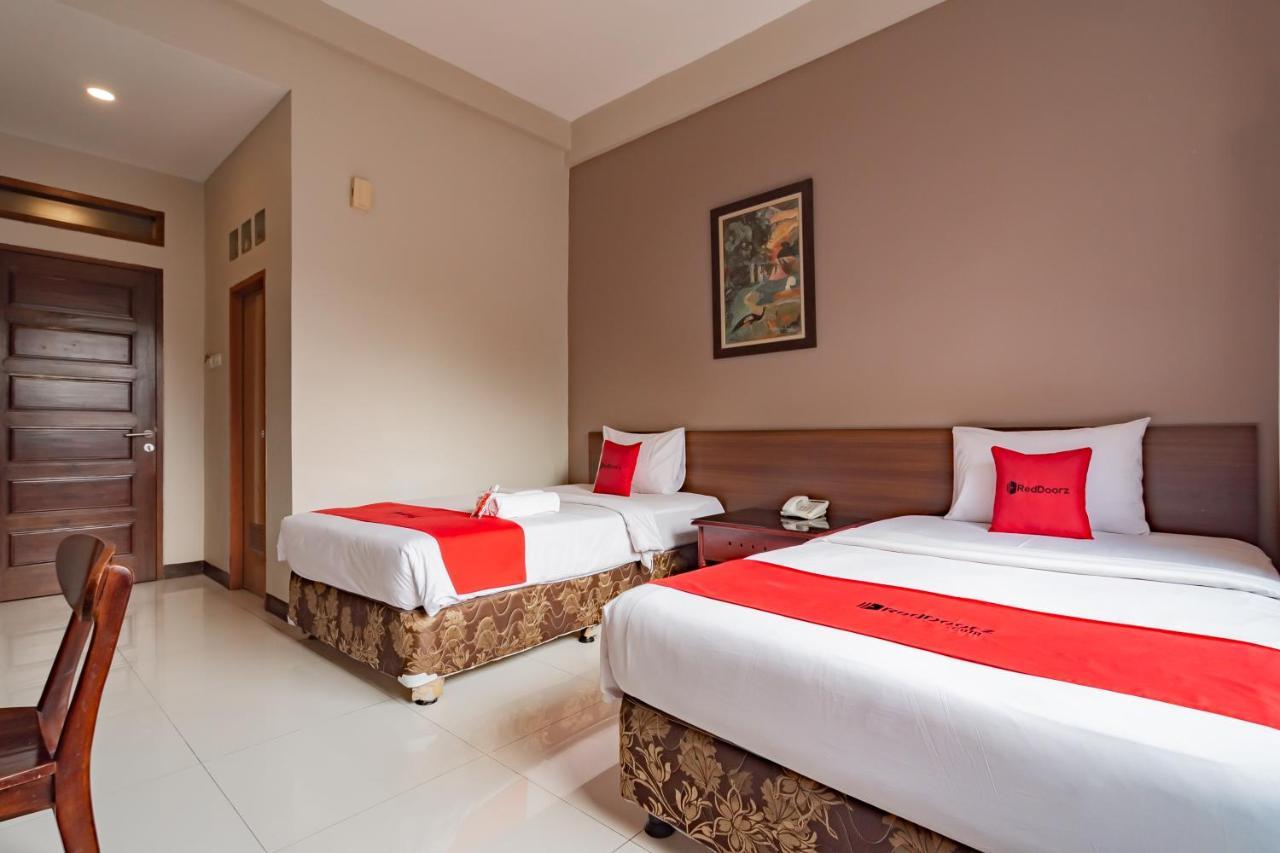 Reddoorz Near Simpang Dago 2 Hotell Bandung Eksteriør bilde