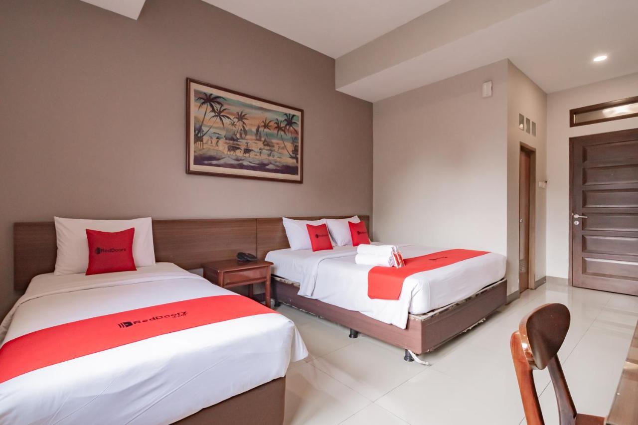 Reddoorz Near Simpang Dago 2 Hotell Bandung Eksteriør bilde