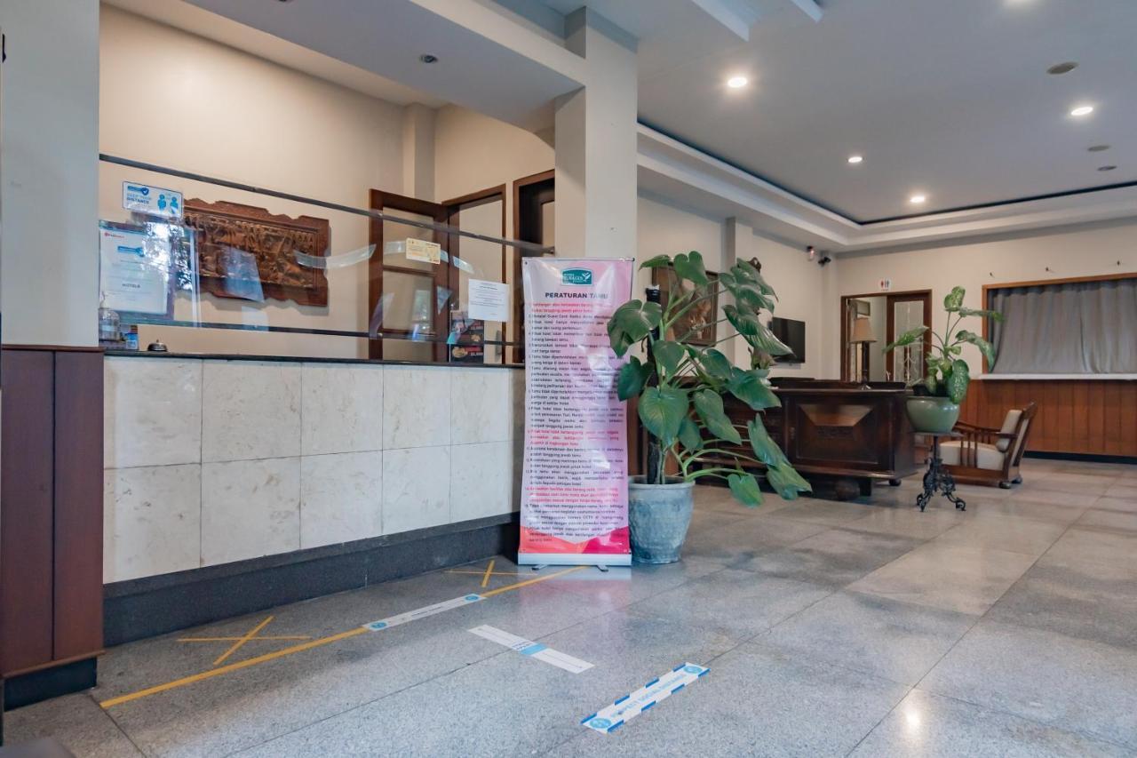 Reddoorz Near Simpang Dago 2 Hotell Bandung Eksteriør bilde
