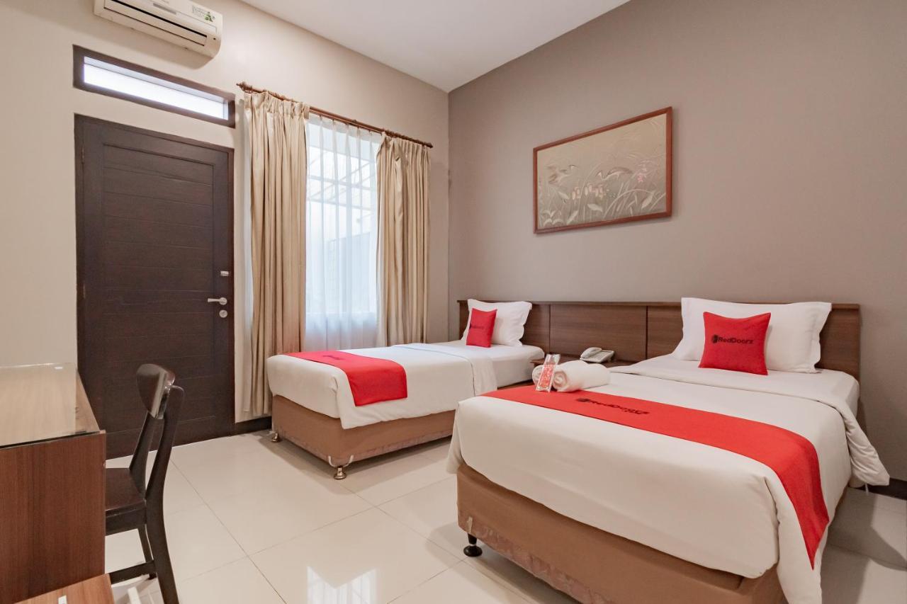 Reddoorz Near Simpang Dago 2 Hotell Bandung Eksteriør bilde